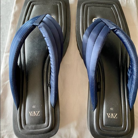 Quilted Platform Zara Sandals - Picture 3 of 9